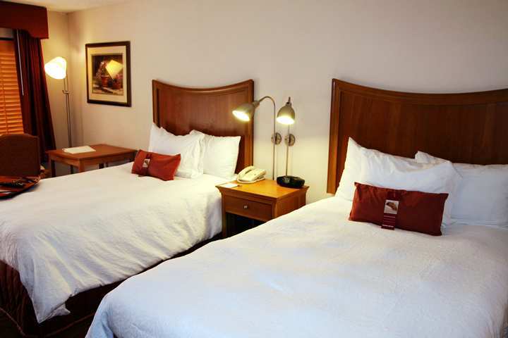 Hampton Inn تشابل هيل الغرفة الصورة