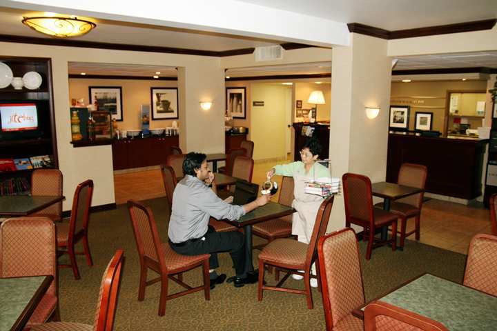 Hampton Inn تشابل هيل المطعم الصورة